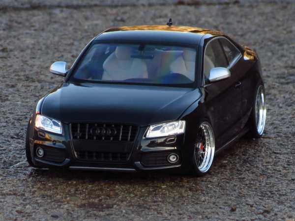 1:18 Audi S5 V8 Coupe schwarz mit 20´ BBS Echt-Alufelgen inkl. OVP